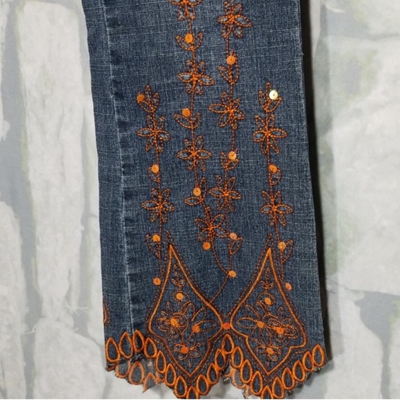 Embroidered Y2K Jeans - Picture 2 of 6